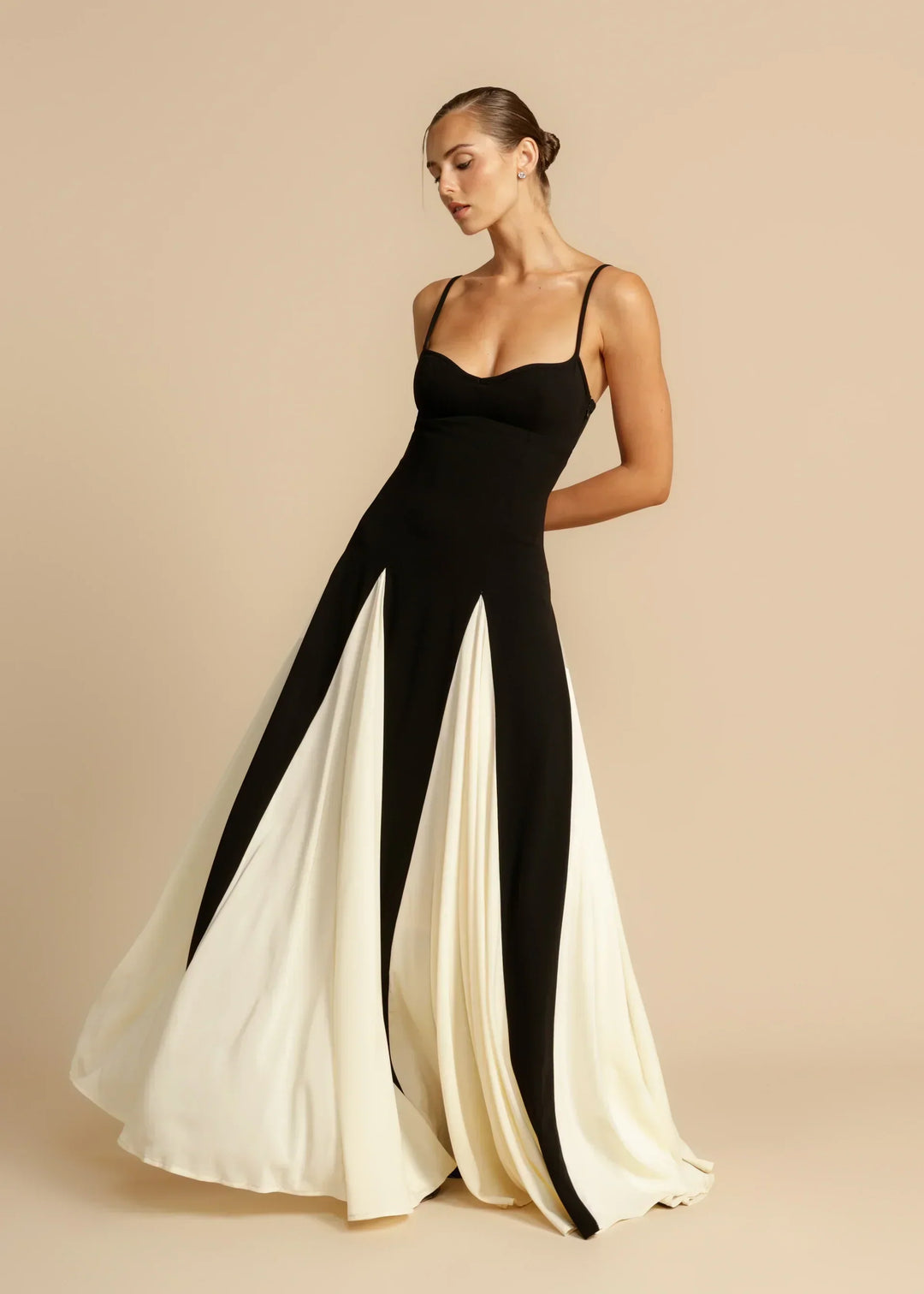 Celia | Elegant Contrast Ruffles Maxi Dress